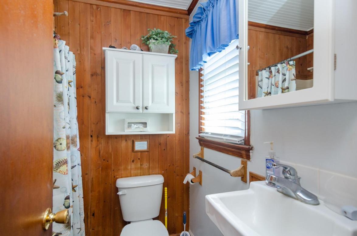 The Pelican Hidden Treasure Inn Room 2 By Bryant Real Estate Kure Beach Esterno foto
