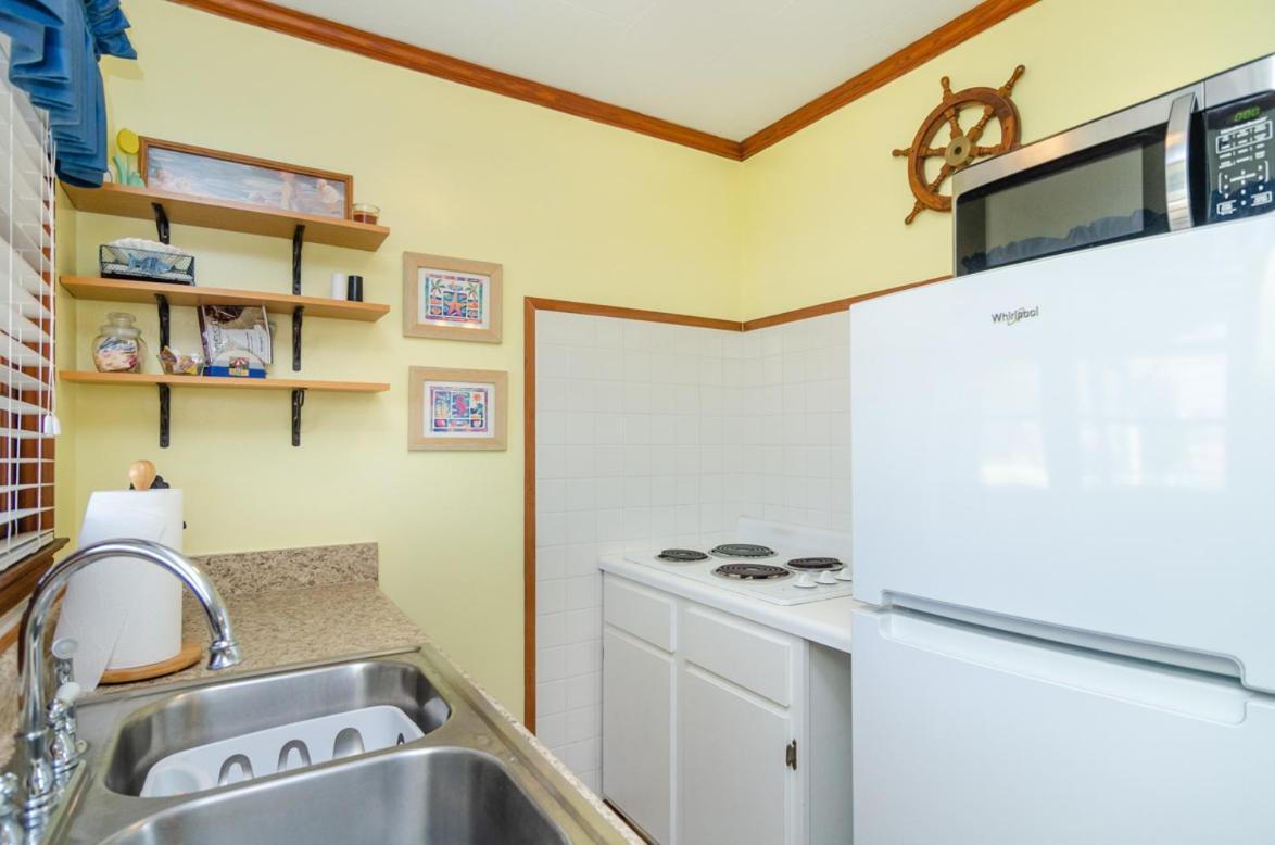 The Pelican Hidden Treasure Inn Room 2 By Bryant Real Estate Kure Beach Esterno foto